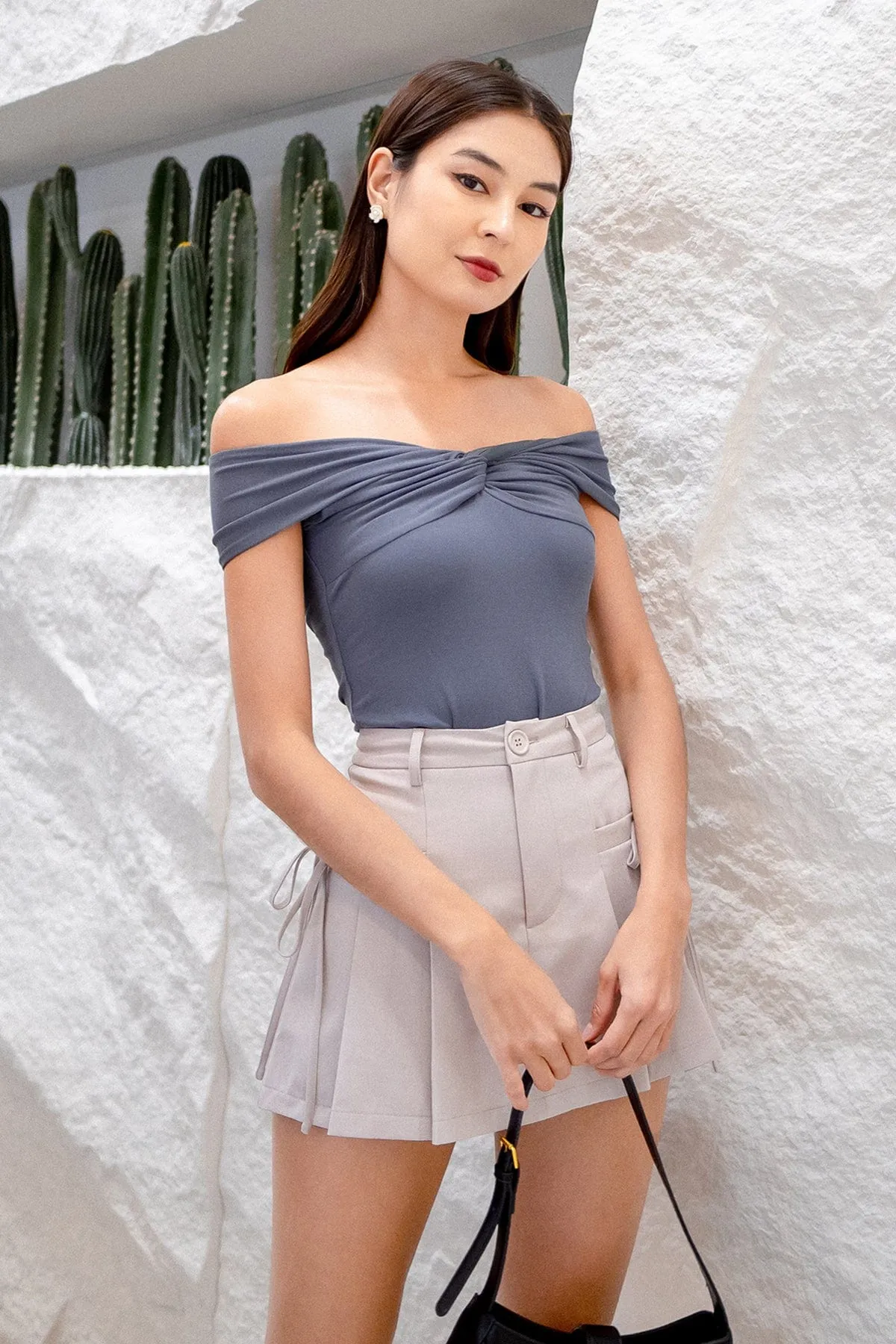 KERRA TWIST KNOT TOP IN GUN